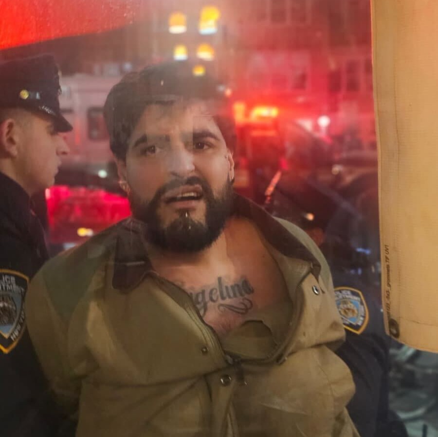 Queens pizza shop owner stops 2 crimes—in a week