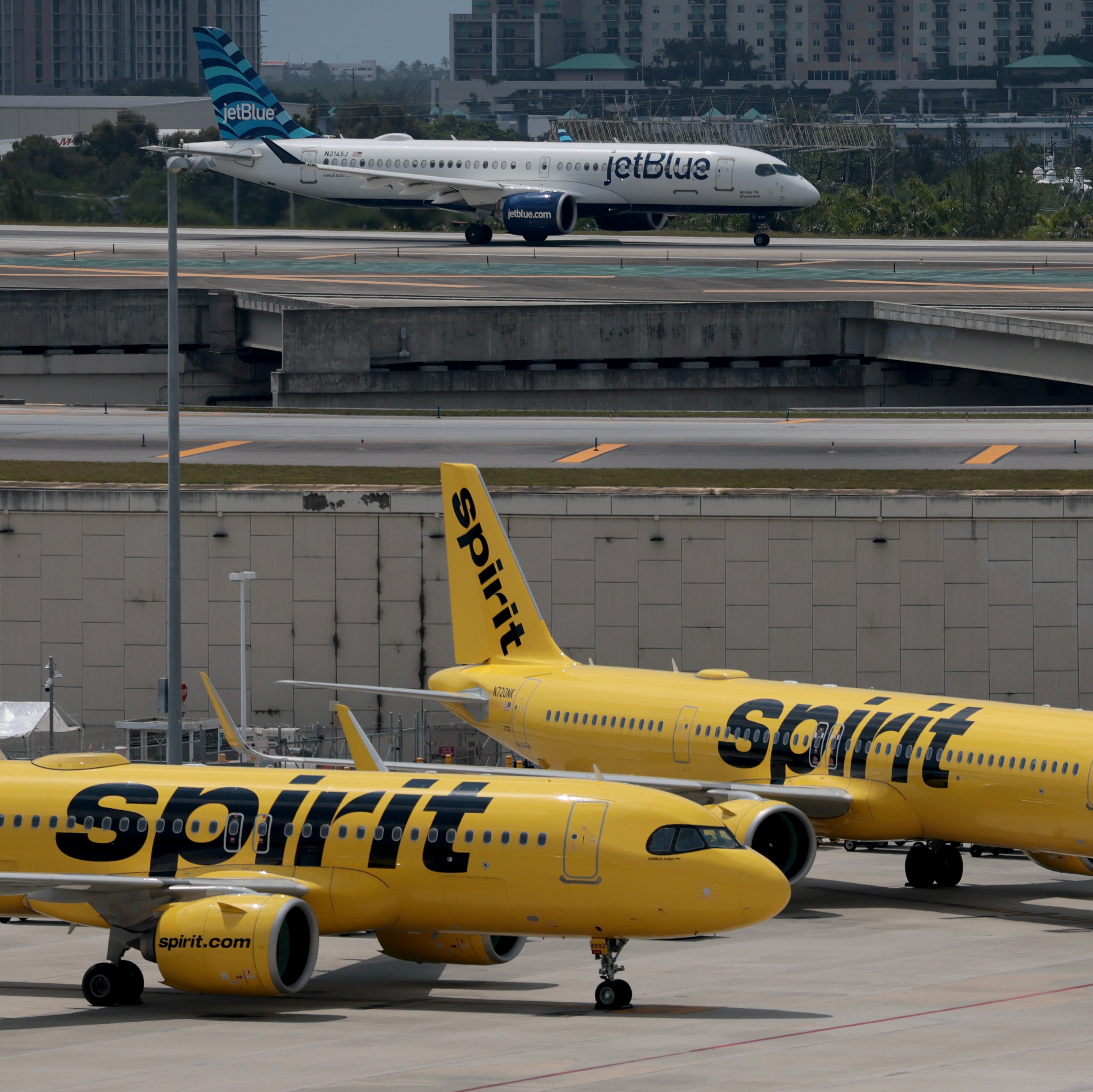 Spirit Airlines shutdown leaves passengers looking for new flights