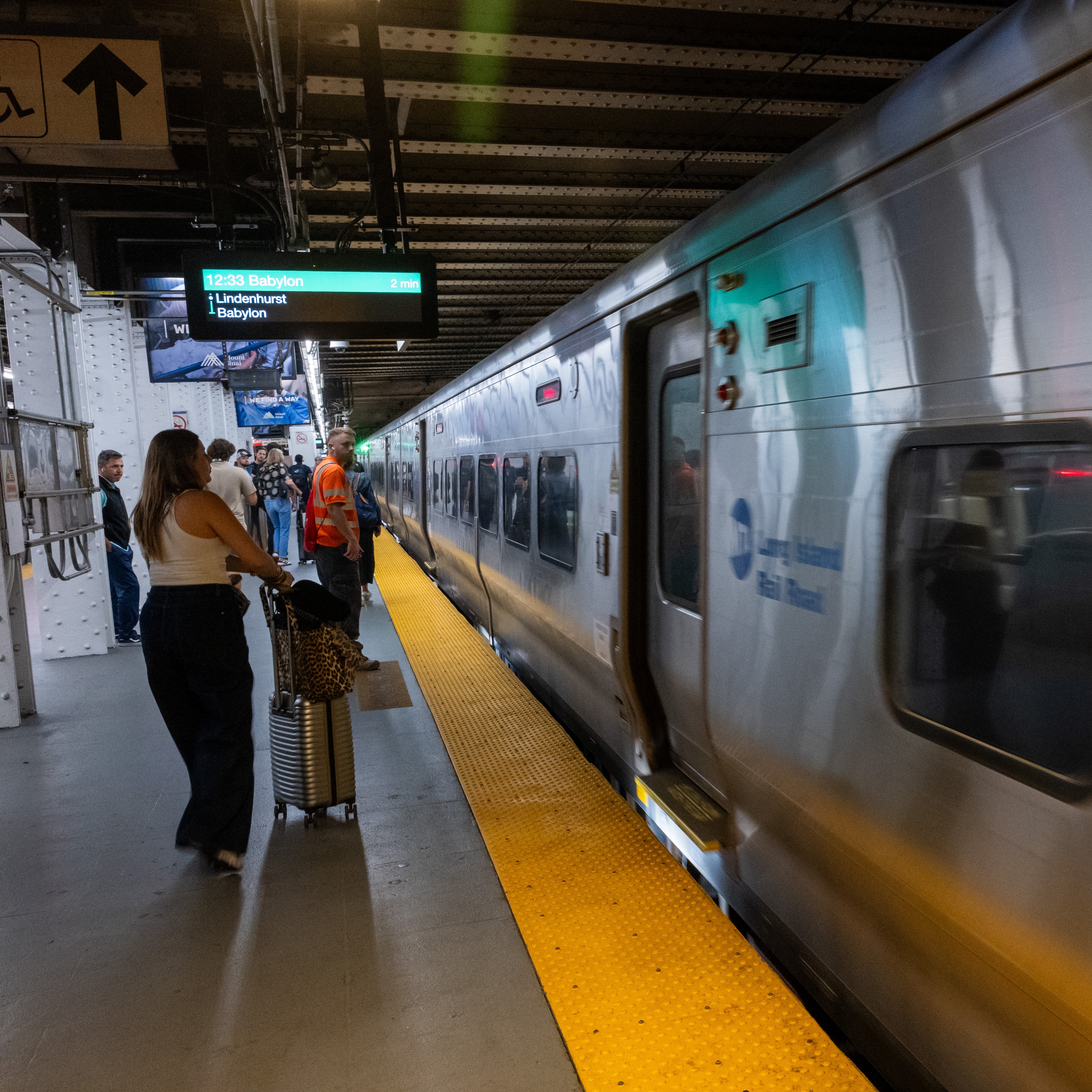 Talks continue between MTA and union members as strike deadline approaches