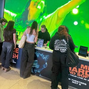 Fans flock to Midtown for Billie Eilish's pop-up shop