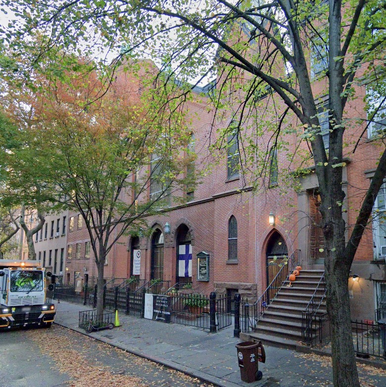 Brooklyn Heights celebrates new home for community fridge