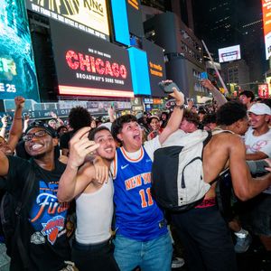 Knicks fans celebrate one of the biggest comebacks in NBA history