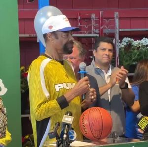 Knicks legend Walt 'Clyde' Frazier celebrates 'history-making' basketball team in Yonkers