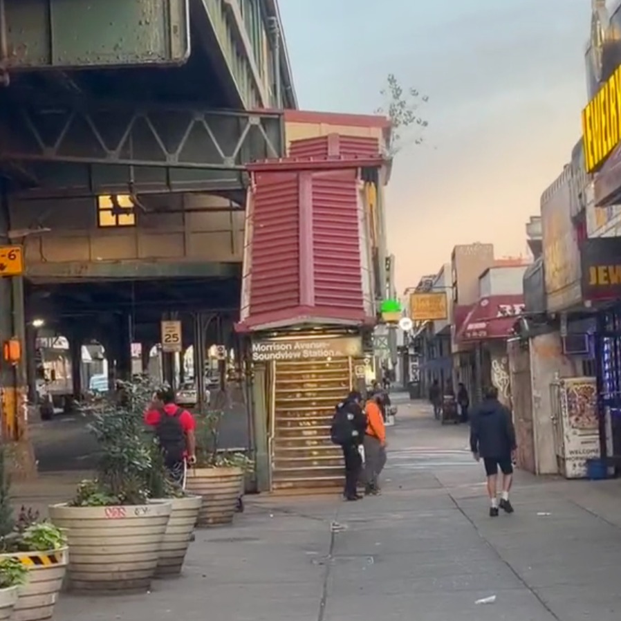 Two men fatally shot outside of Bronx subway station
