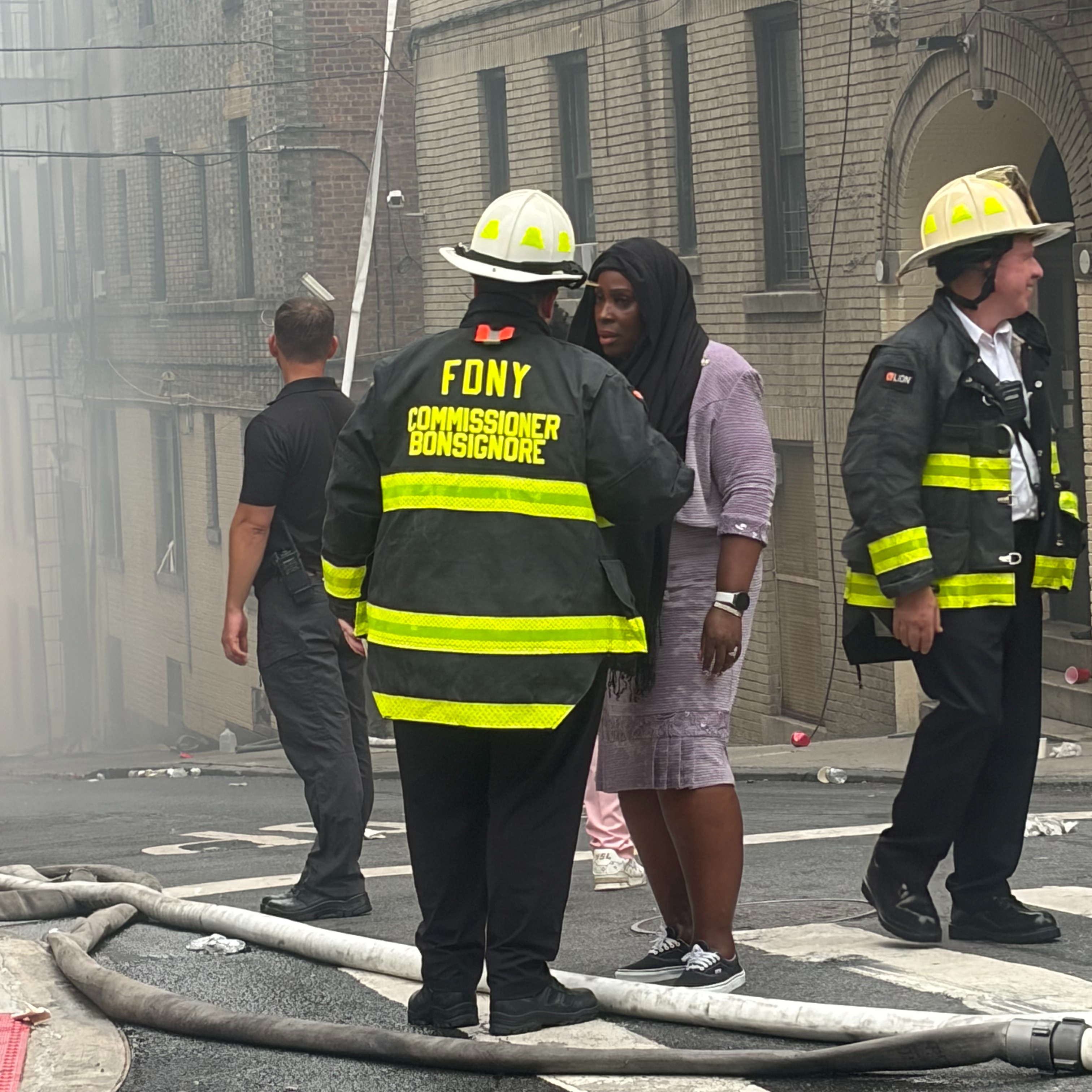 1 dead, 14 injured after Bronx apartment fire, explosion