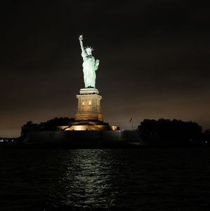 Speedboat capsizing in NY Harbor is under investigation as operator in federal custody