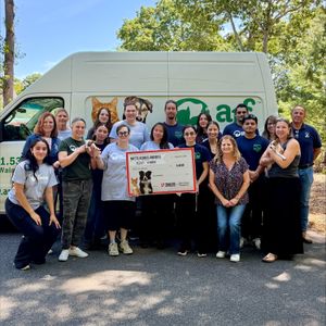 Miranda Lambert's MuttNation Foundation surprises NY and NJ animal shelters with grants