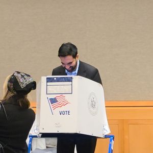 New Yorkers head to the polls for early voting in 2026 Midterms