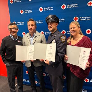 3 Mets fans honored by American Red Cross for saving man's life at Citi Field