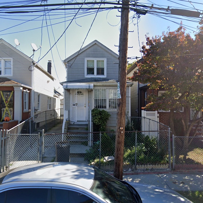 Home health aide charged with manslaughter after allegedly cutting patient's catheter in Queens