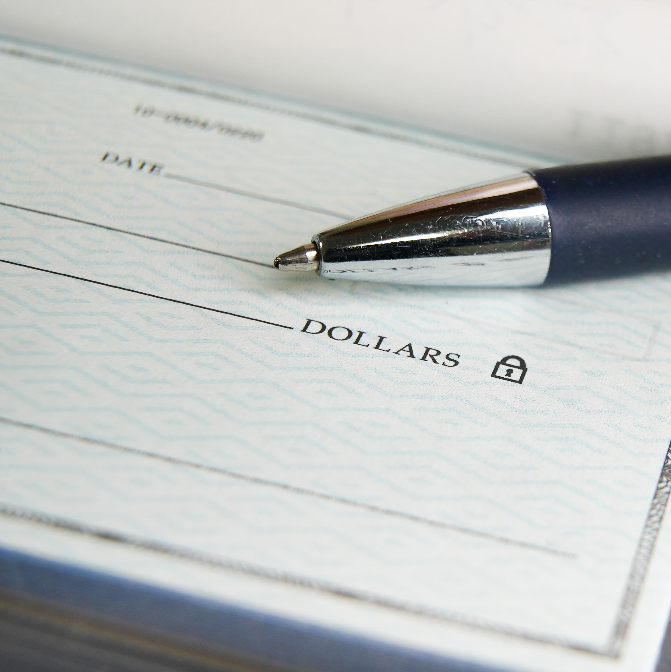 Federal government ends paper checks for tax refunds