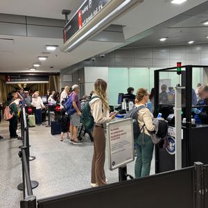 2 security checkpoints reopen at PHL as TSA agents start to receive paychecks