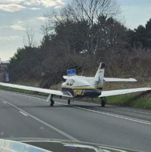 Small plane makes emergency landing on on I-78