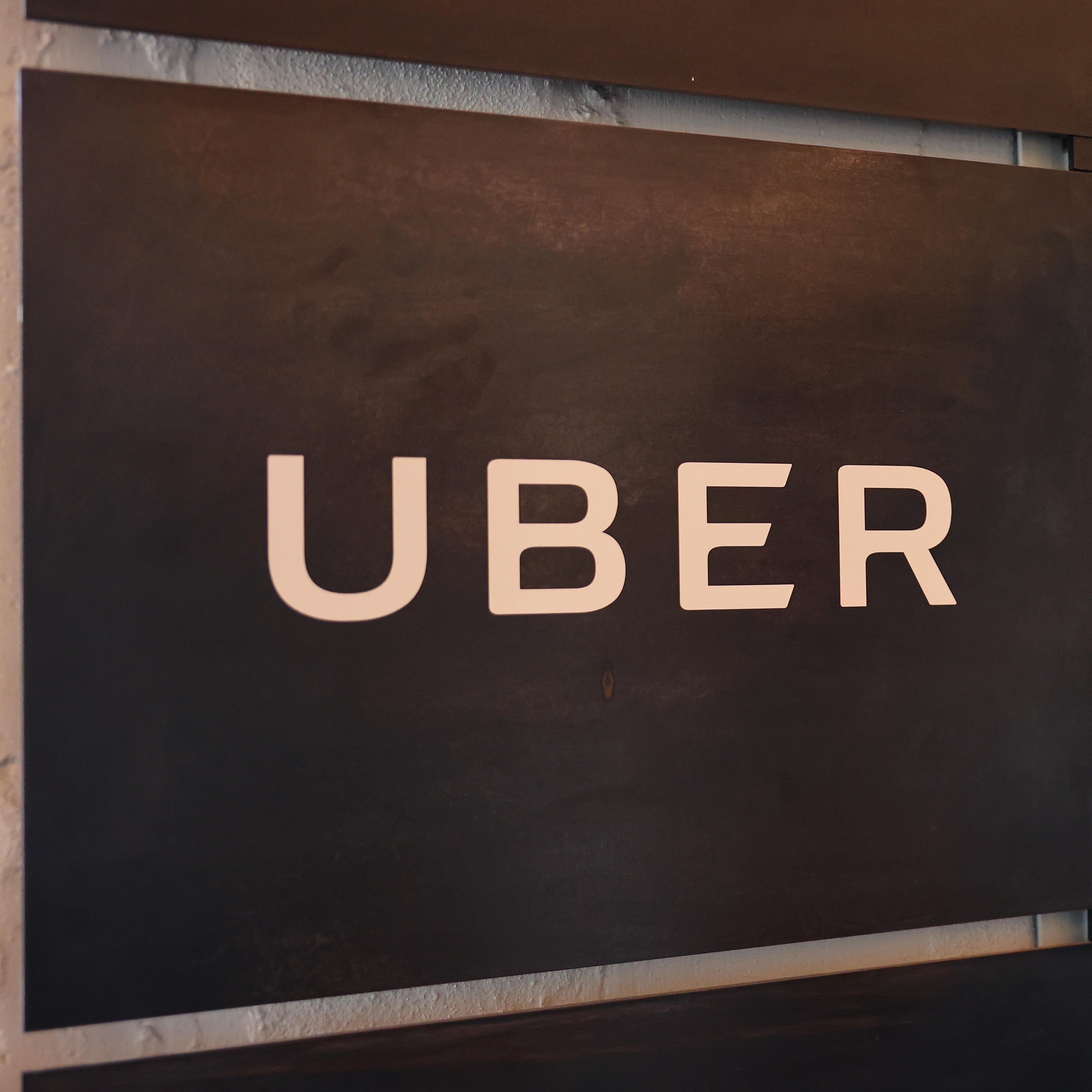 Uber sends push notification to users voicing opposition to mayor’s proposed $1-per-ride tax