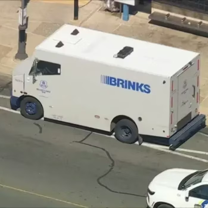 $1.8M stolen from armored truck in Northeast Philadelphia, sources say