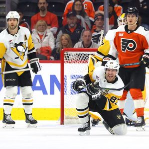 Flyers fall short in Game 4, losing 4-2 to the Penguins