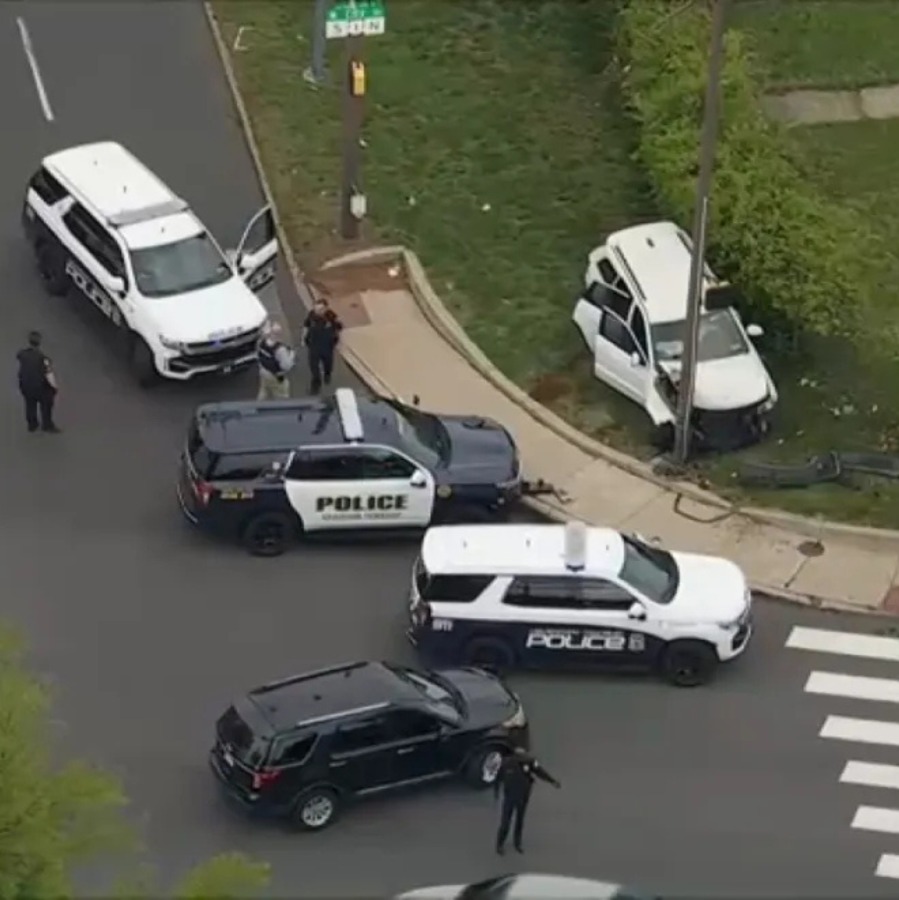 2 in custody following attempted Delco burglary, car chase