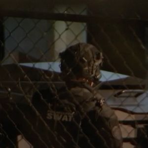 Man threatens to burn down house with daughter inside during North Philly barricade