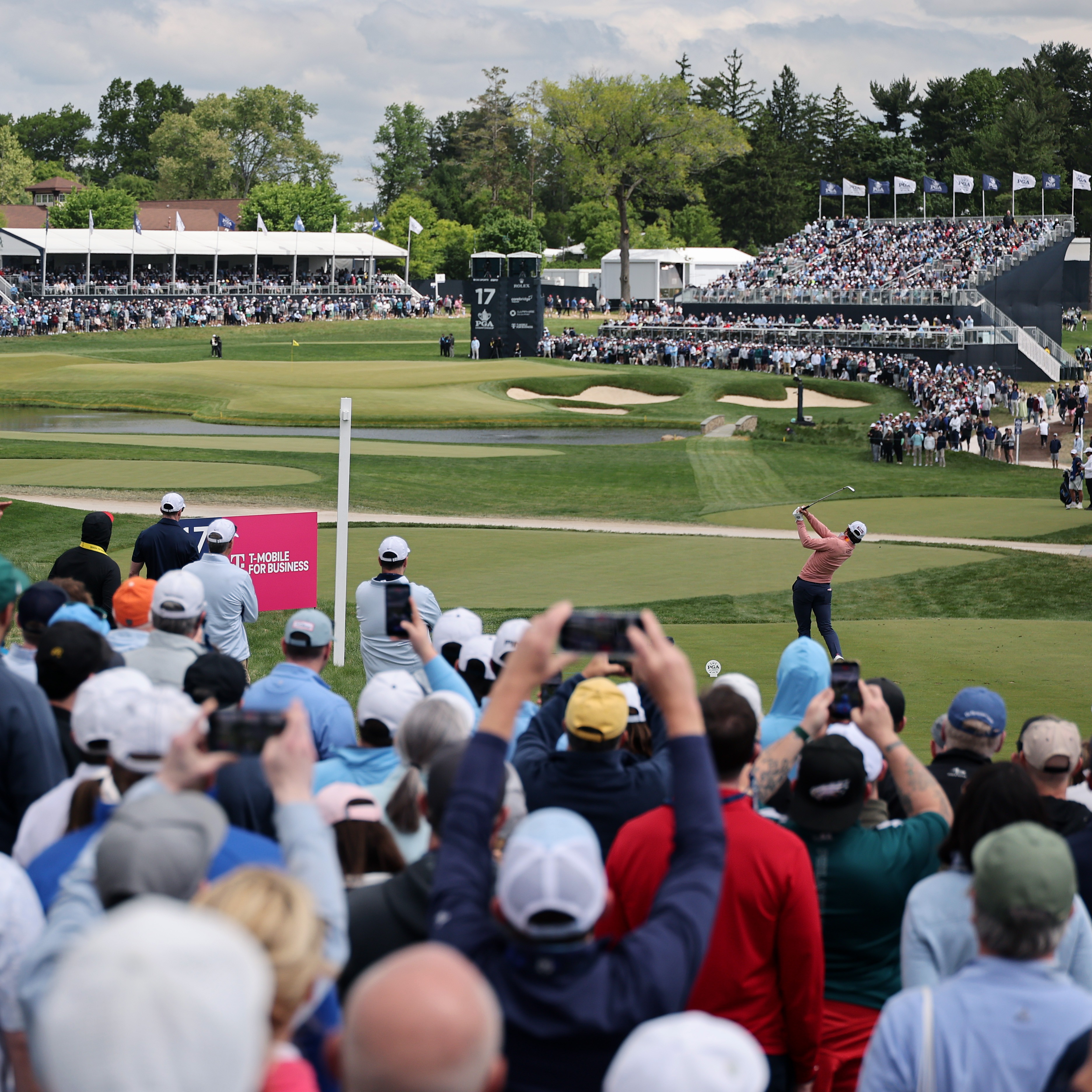 Fans settle in for Round 2 of PGA Championship at Aronimink