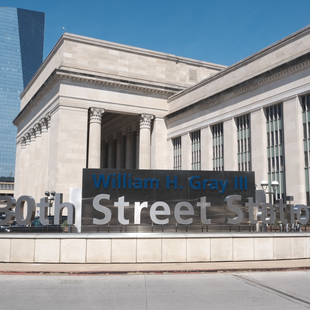 Small fire breaks out on roof of 30th Street Station