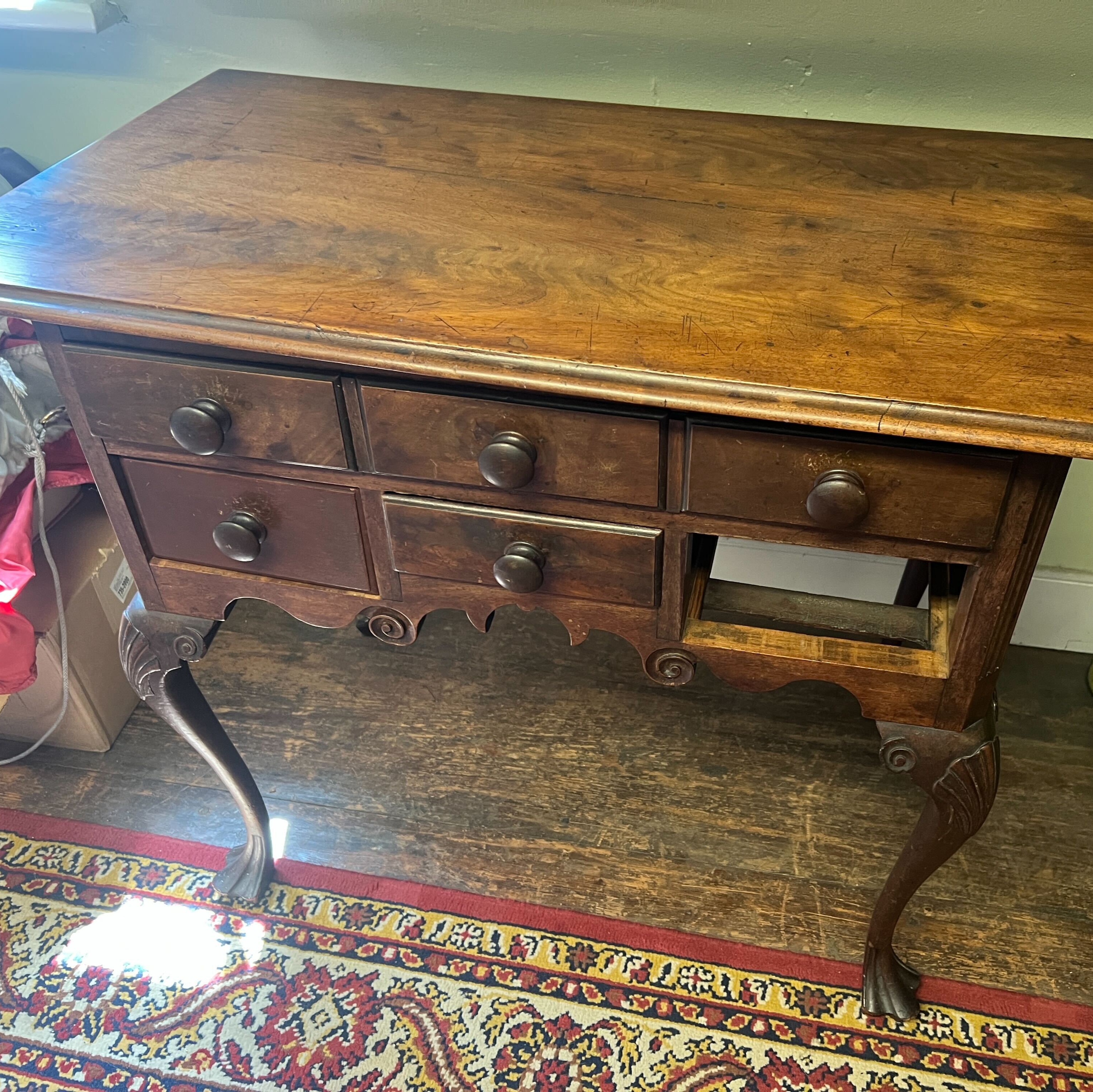 Descendant of Betsy Ross donates her sewing table to Old City museum