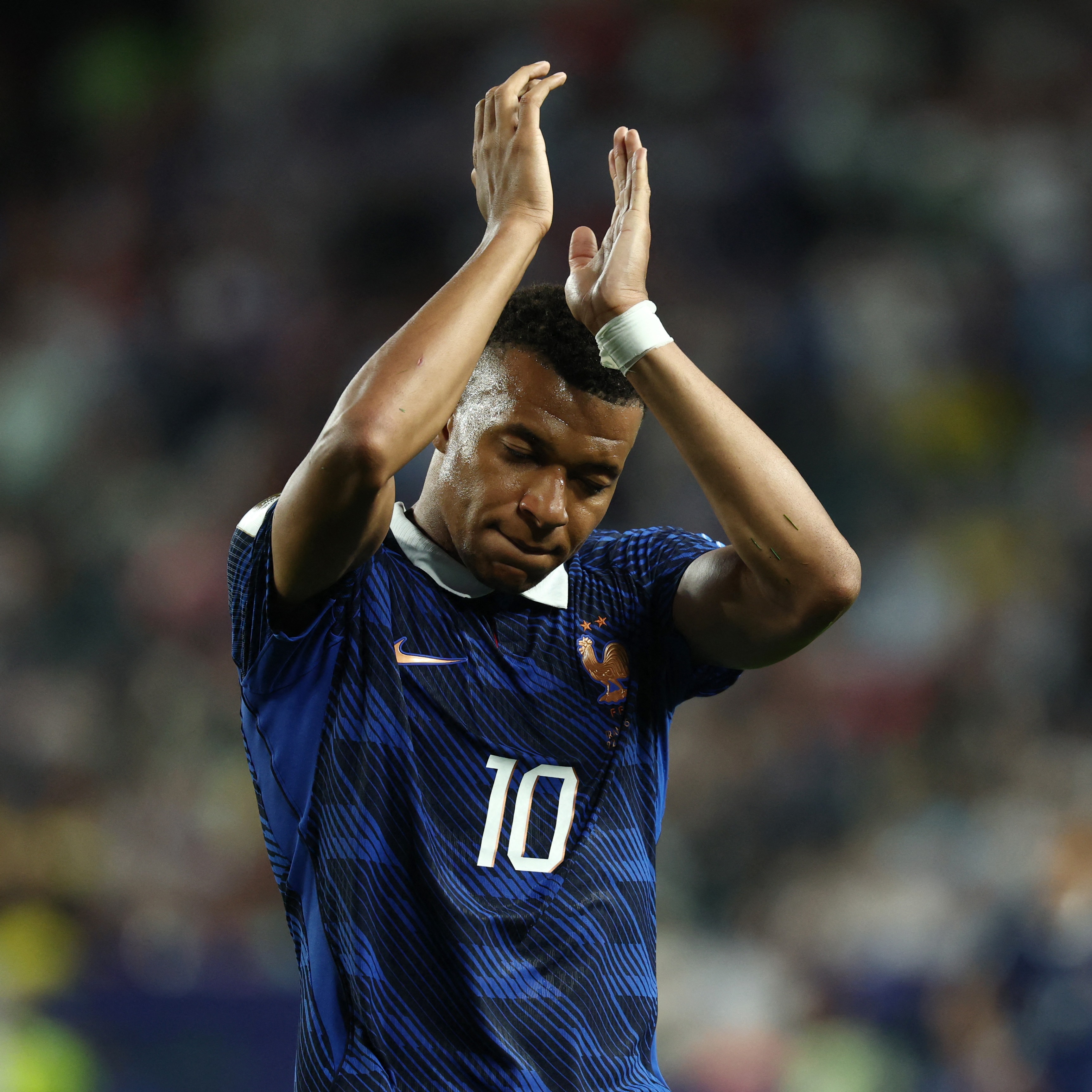 France defeats Iraq 3-0 at Philadelphia Stadium despite a weather delay