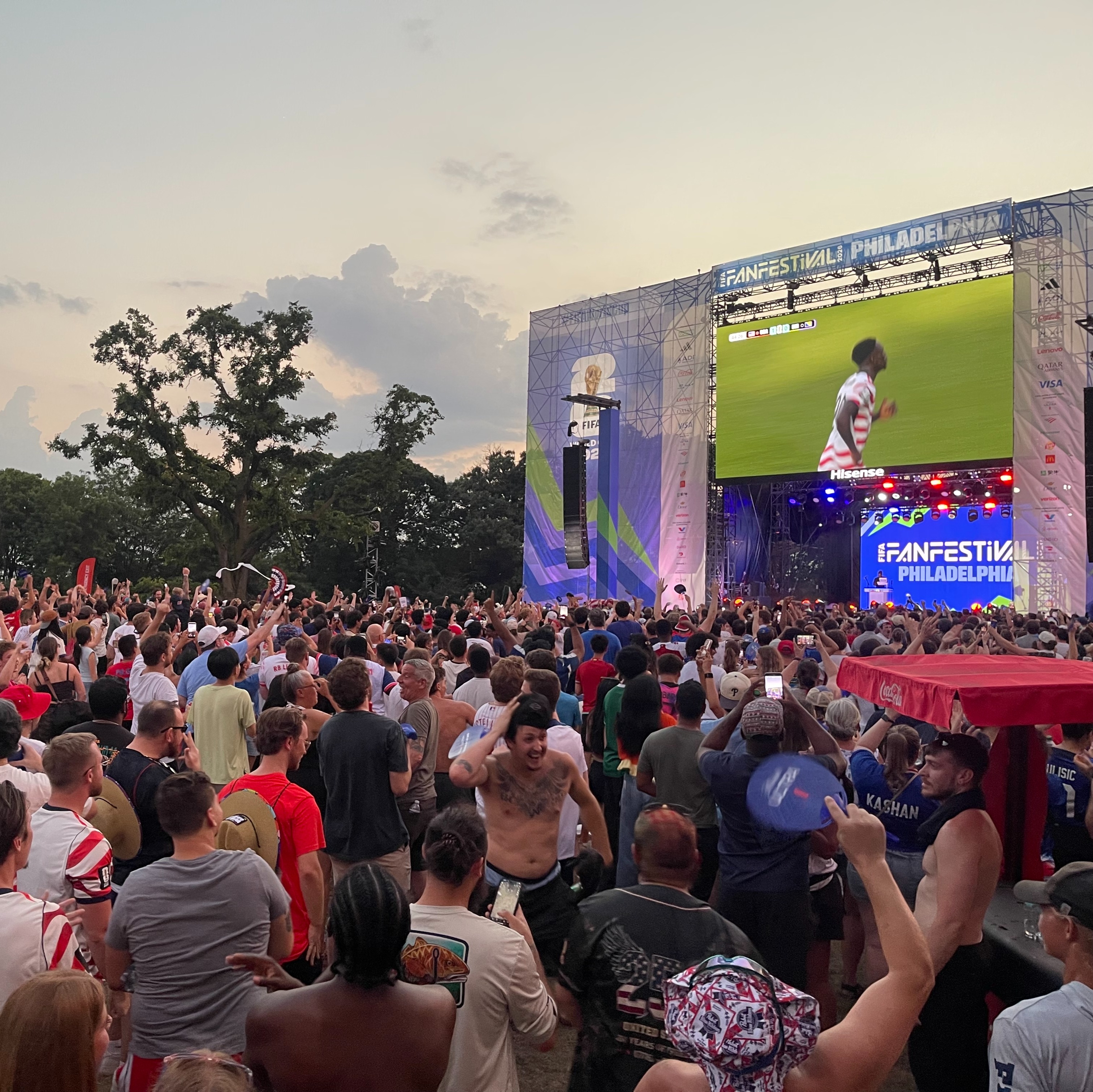 Team USA beats Bosnia-Herzegovina 2-0 to advance to round of 16 for first time in 24 years