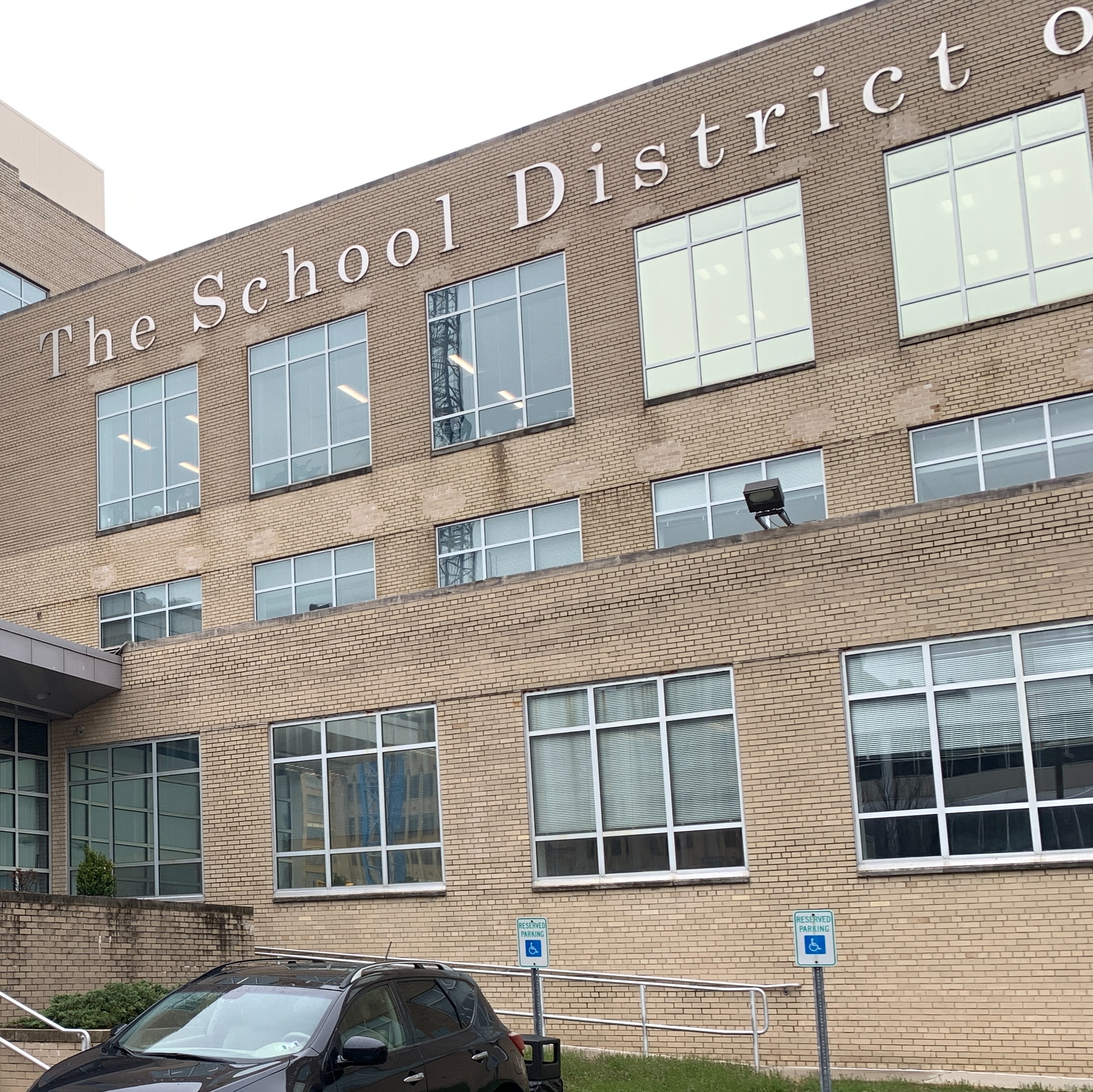 Audit finds Philly School District owes $2.8M to more than 700 former employees