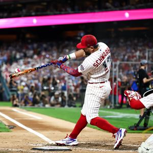 Schwarber falls just short of winning Home Run Derby in front of hometown crowd