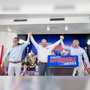 100 days before midterms, Shapiro rallies with prominent Democrats in Lehigh Valley