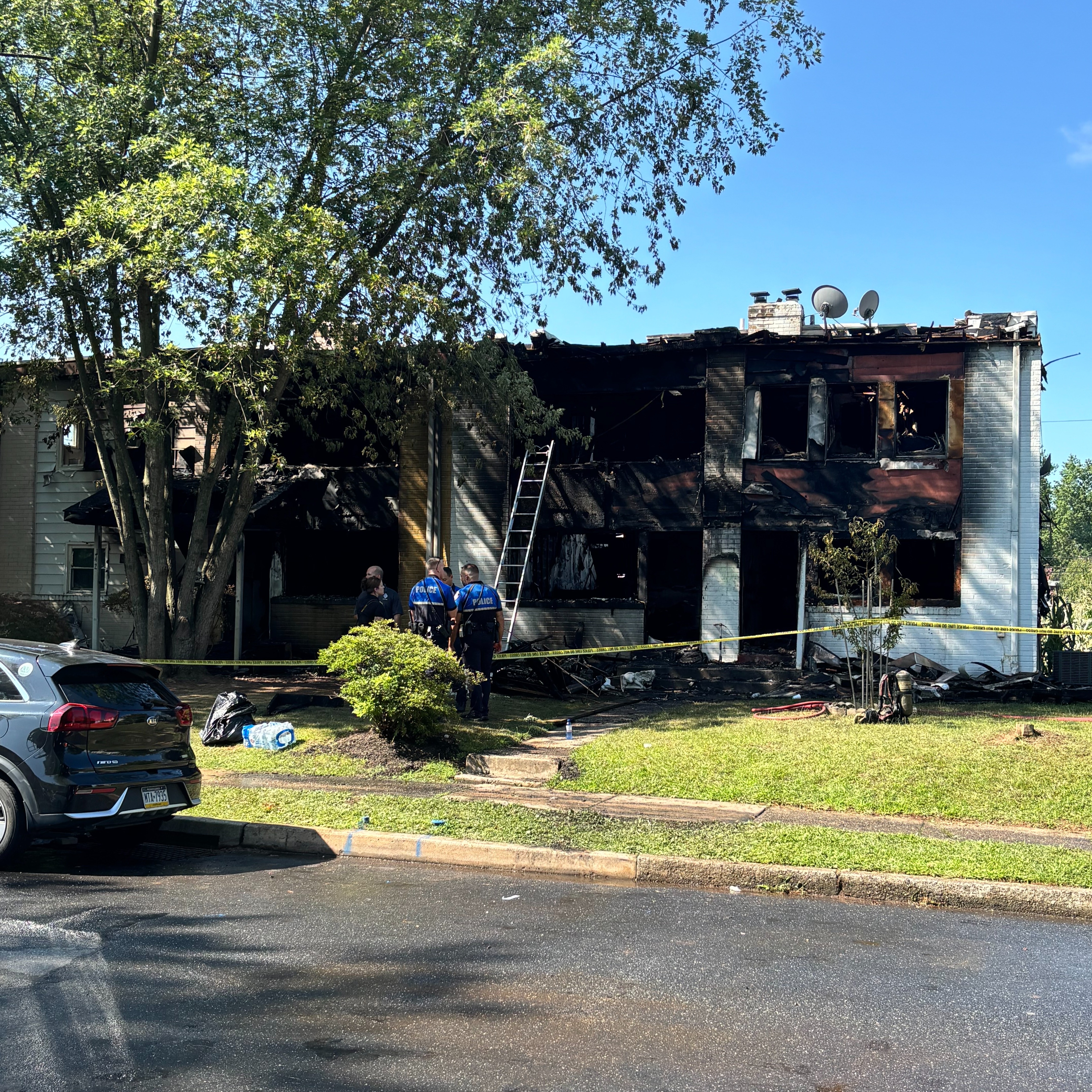 Fire spreads to multiple homes in Lansdale, killing 1