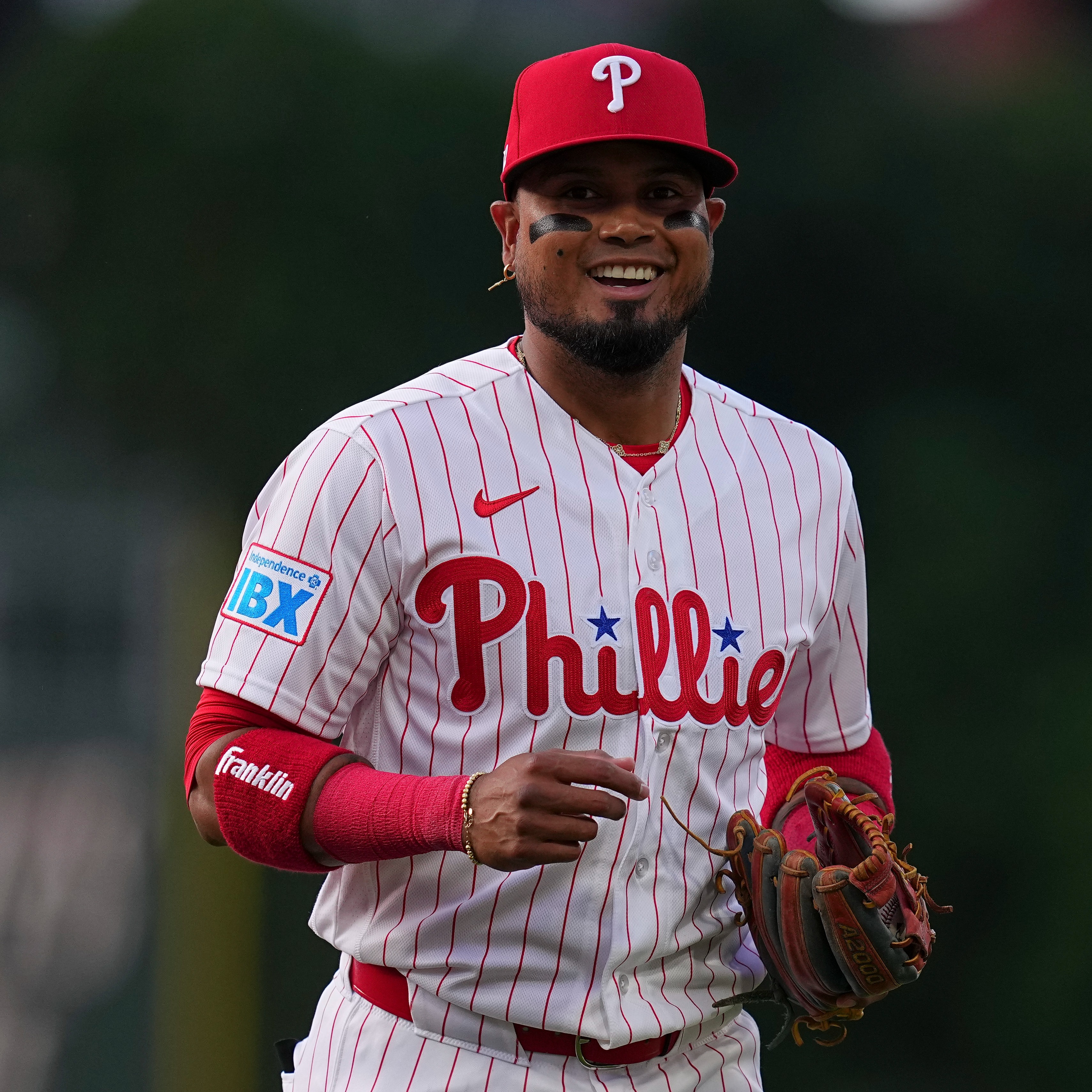Arraez has 2 hits and 2 RBIs in Phillies debut