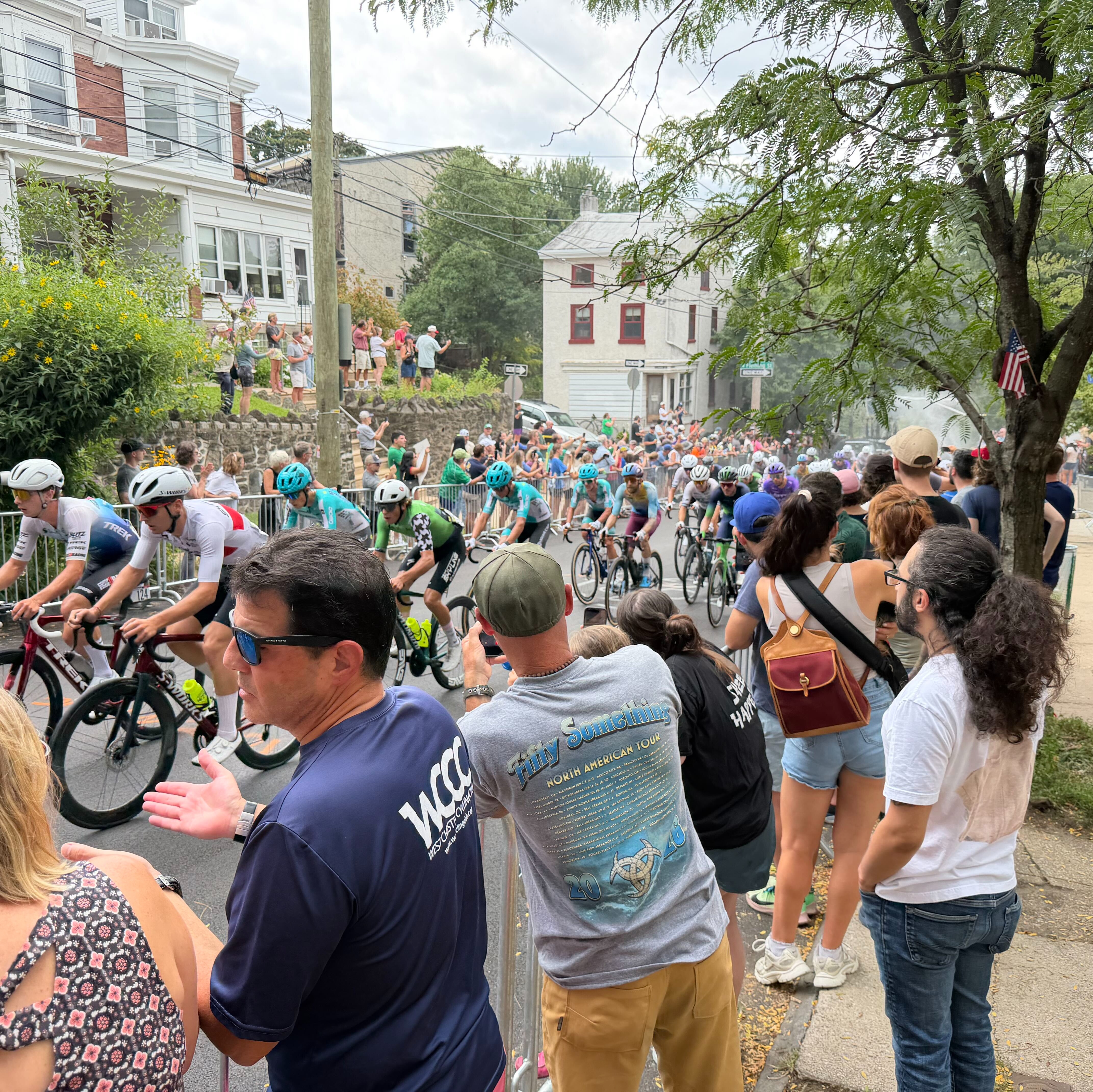 Tim Teutenberg finishes 1st in men's cycling race