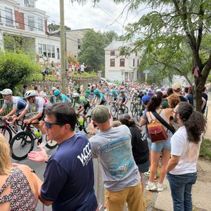 Tim Teutenberg finishes 1st in men's cycling race