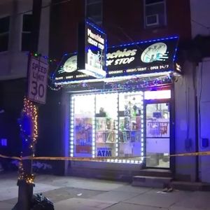 Man shot inside West Philadelphia convenience store