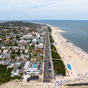 Labor Day weekend travel rush in full swing