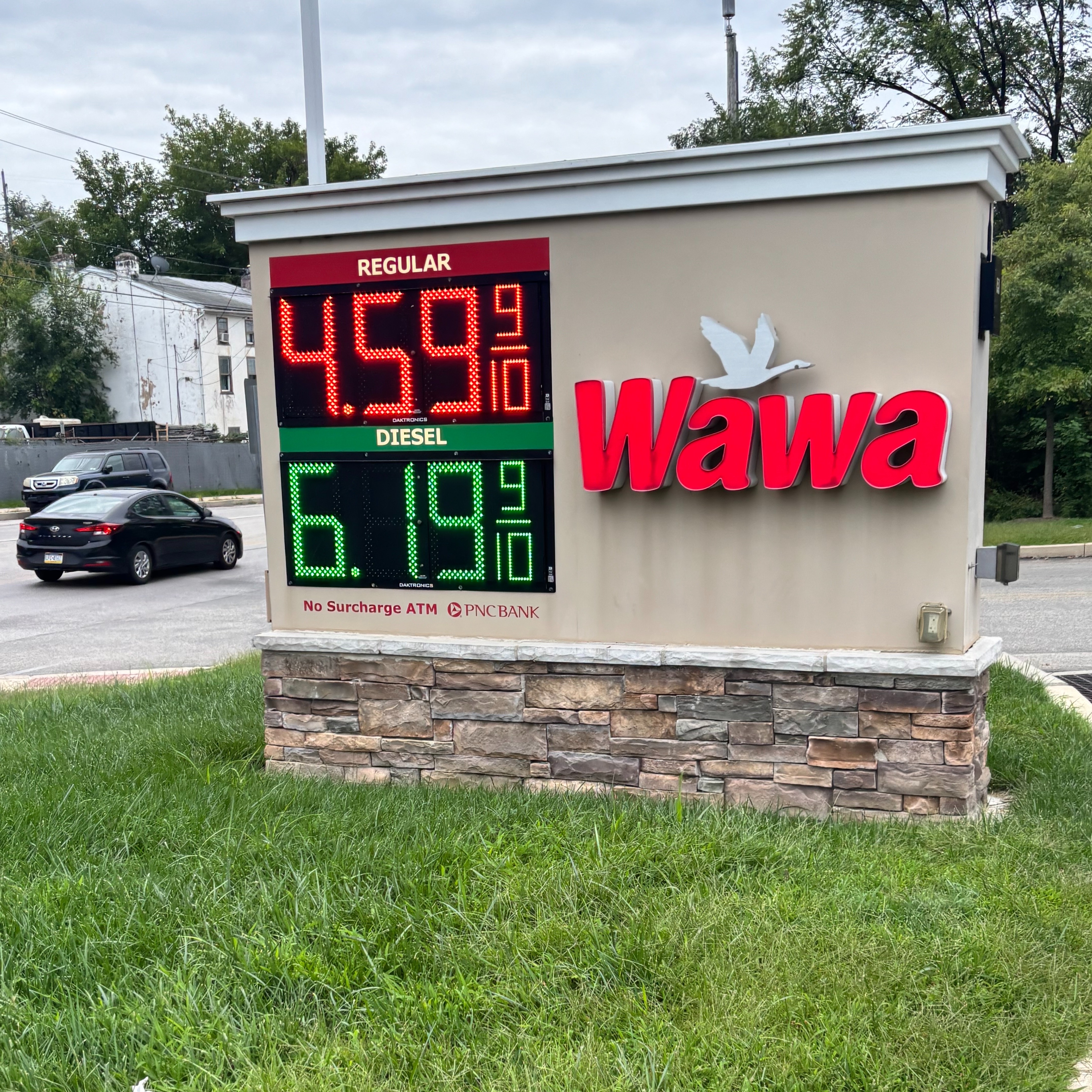 Philadelphia gas prices keep climbing as war in Iran continues with no real end in sight