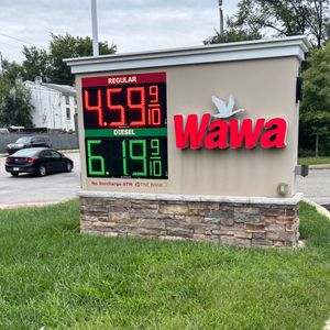 Philadelphia gas prices keep climbing as war in Iran continues with no real end in sight