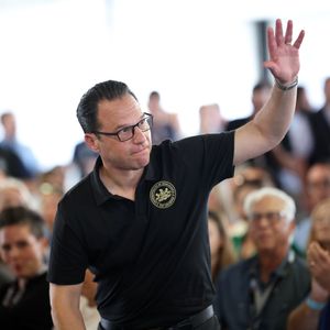 Gov. Shapiro and Elizabeth Moro rally ahead of November elections