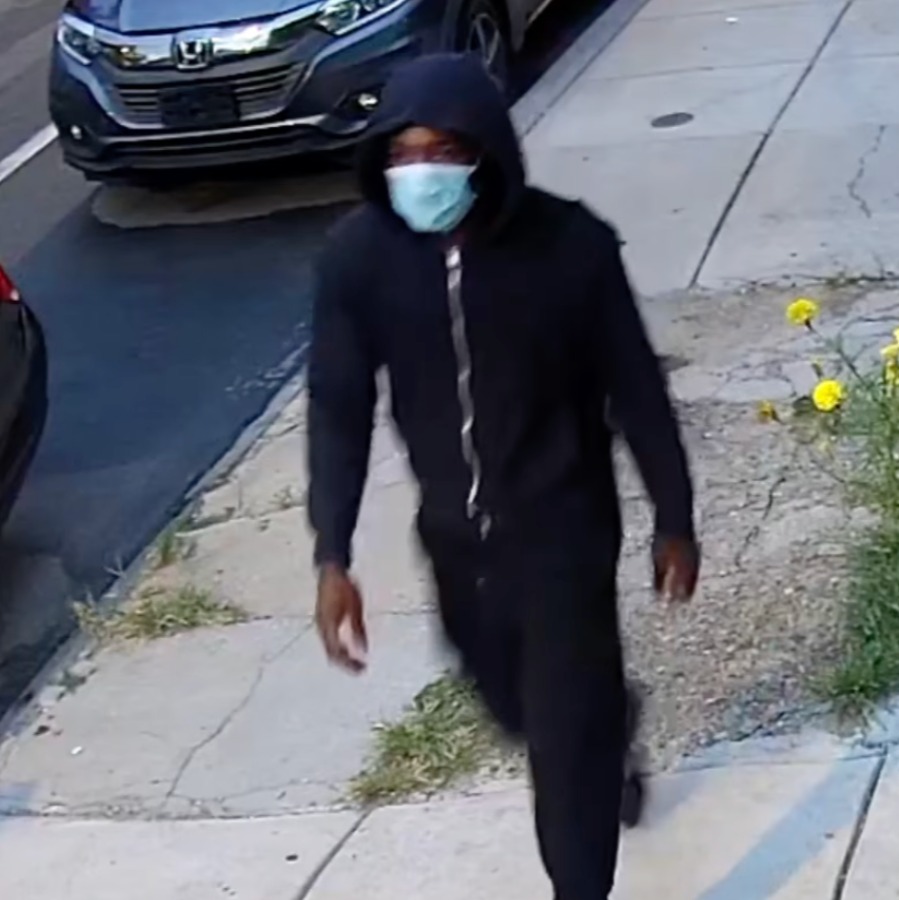 South Philly resident fights off intruder; suspect wanted