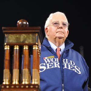 Long-time Phillies executive Bill Giles dies at 92