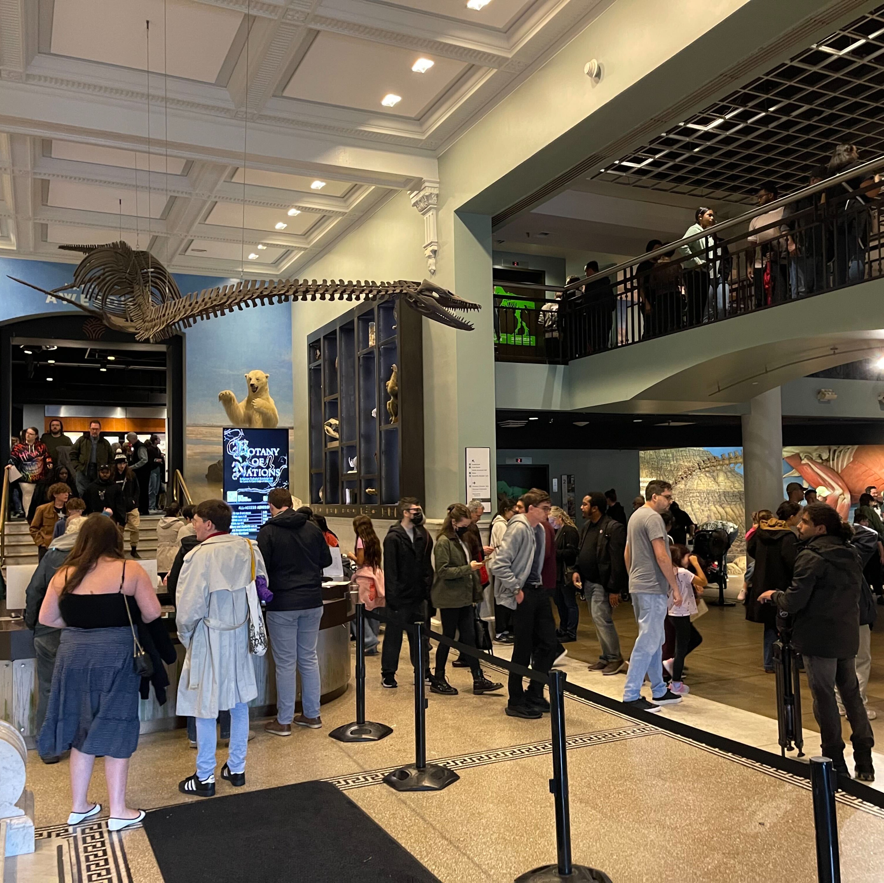 A bittersweet day: Hundreds pack Academy of Natural Sciences for its last day of operation