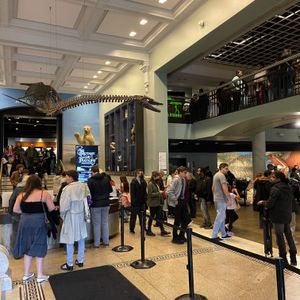 A bittersweet day: Hundreds pack Academy of Natural Sciences for its last day of operation
