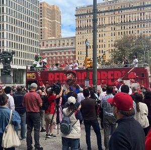 Phillies rally bus hypes up fans outside City Hall