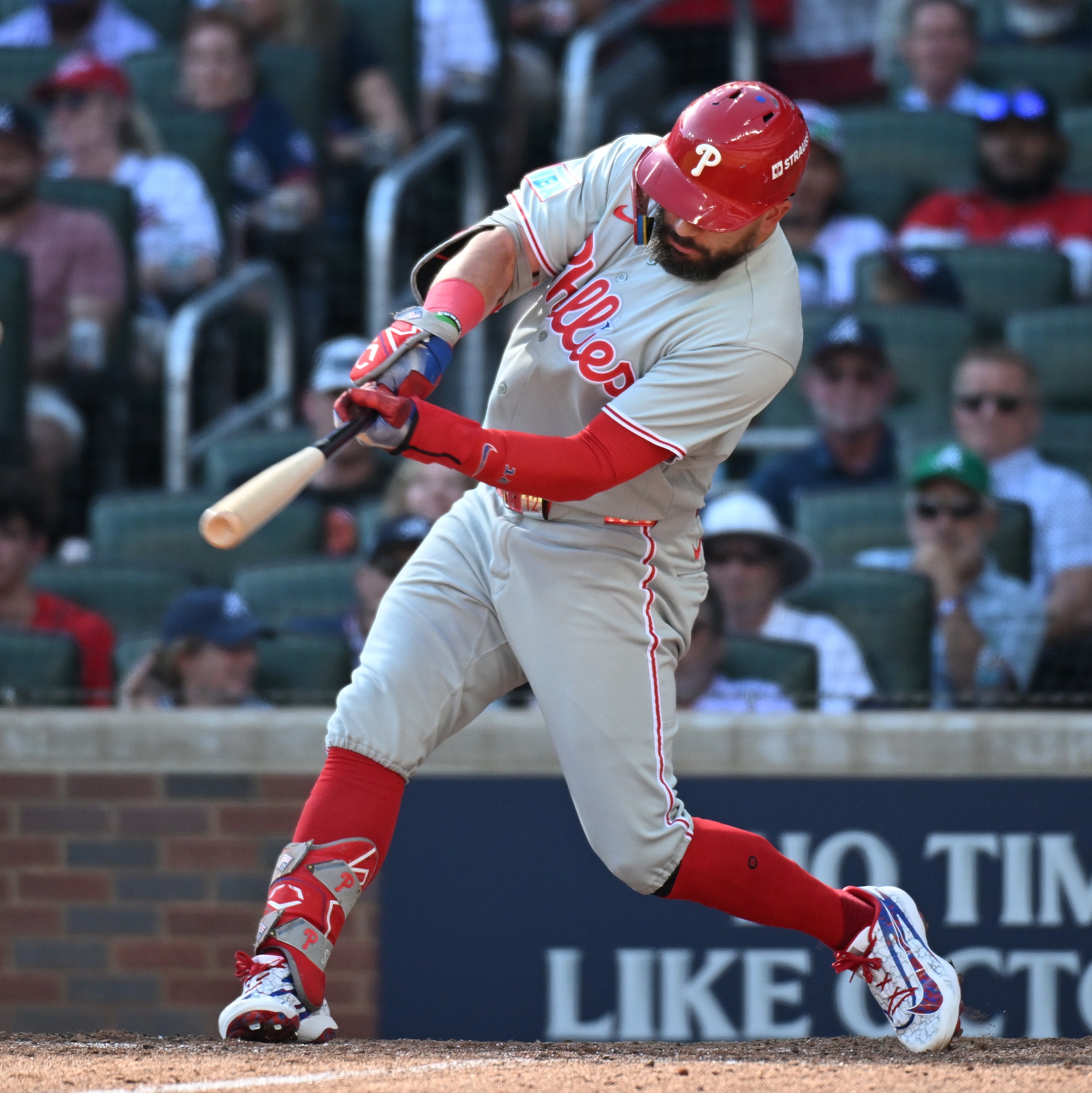 Phillies tie NL Wild Card Series with 10th inning 4-3 win over Braves in Game 2