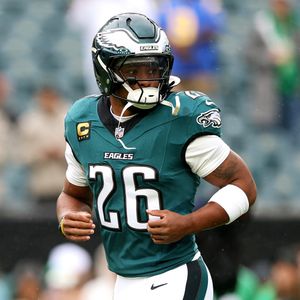 Eagles head across the pond with important players on the injury report