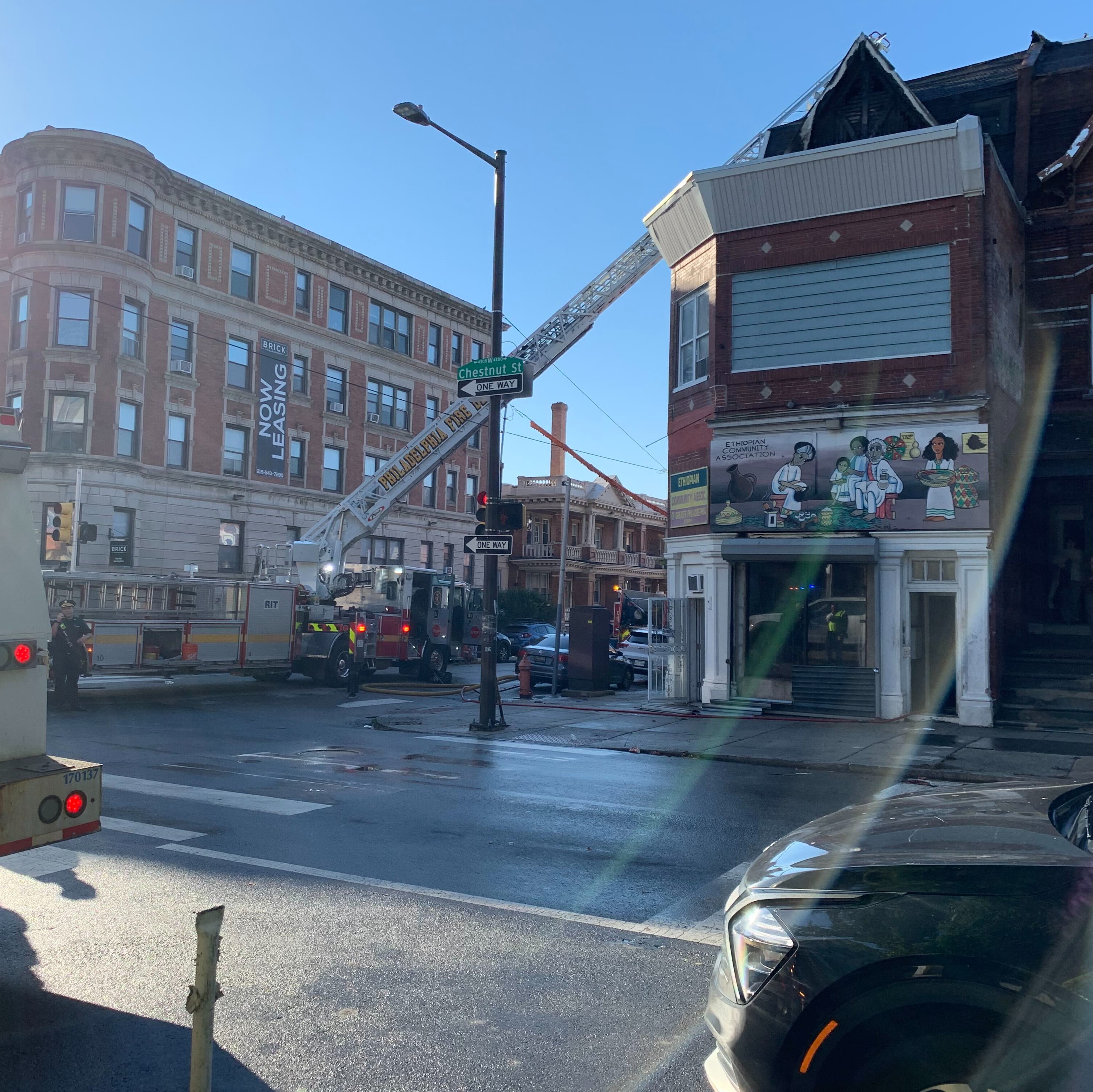 1 killed in West Philadelphia row home fire