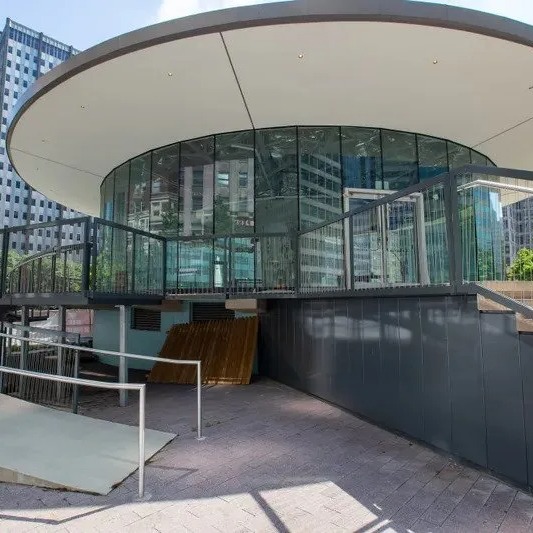 City Council committee advances contract to reopen, run LOVE Park ‘saucer’ building