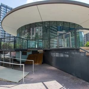 Council committee advances contract to reopen, run Love Park ‘Saucer’ building