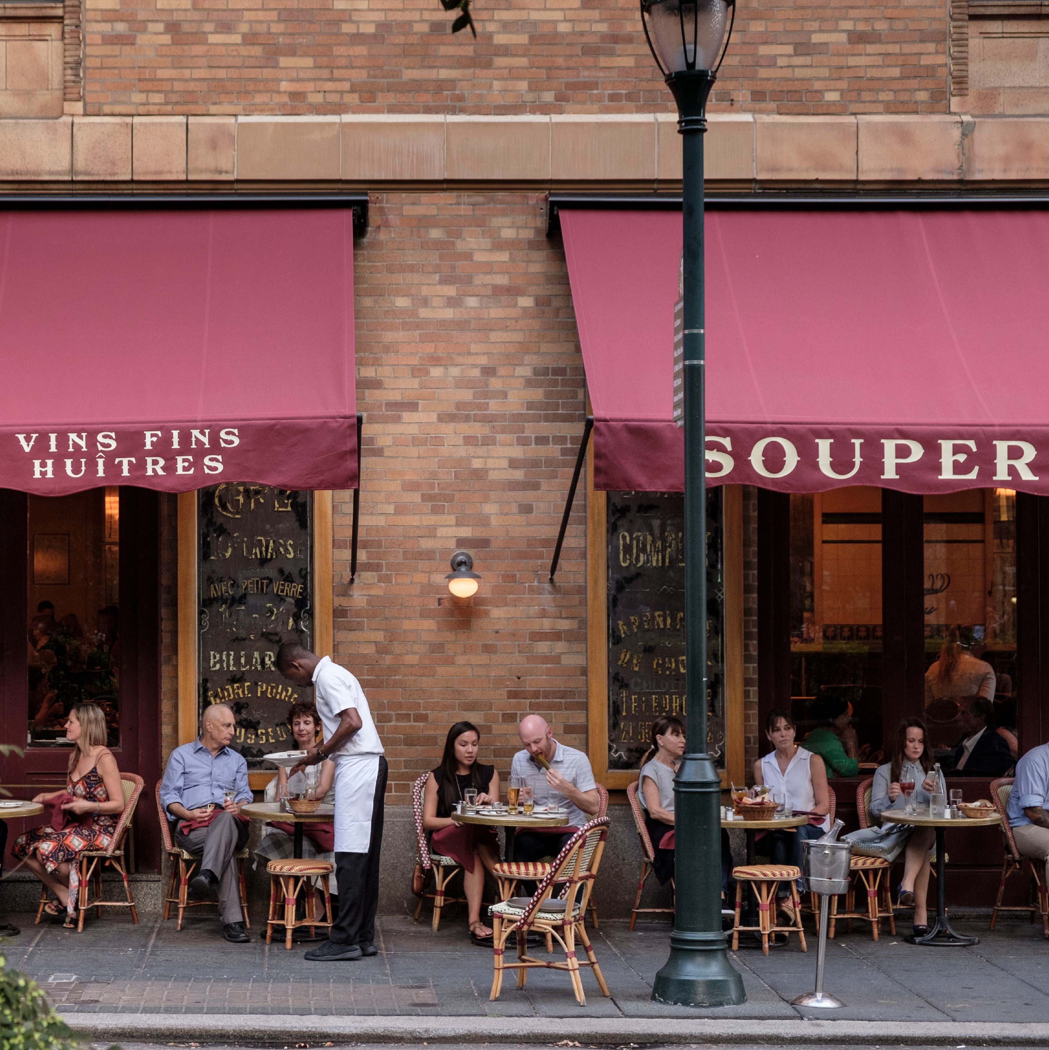 New book provides tourists and locals the ultimate Philly travel guide